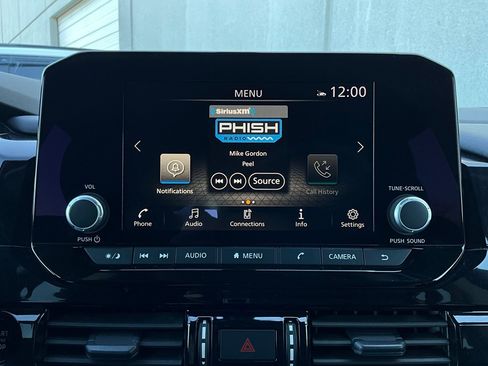 Used 2025 Nissan Pathfinder SV image 31