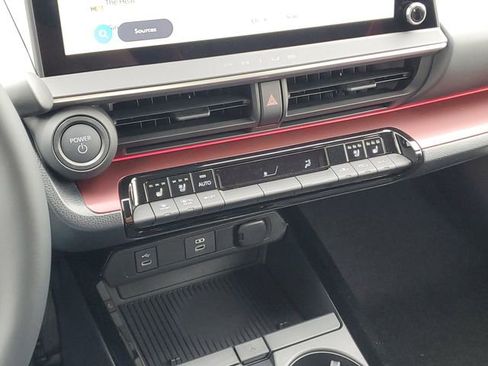 New 2026 Toyota Prius Plug-In Hybrid FWD image 20