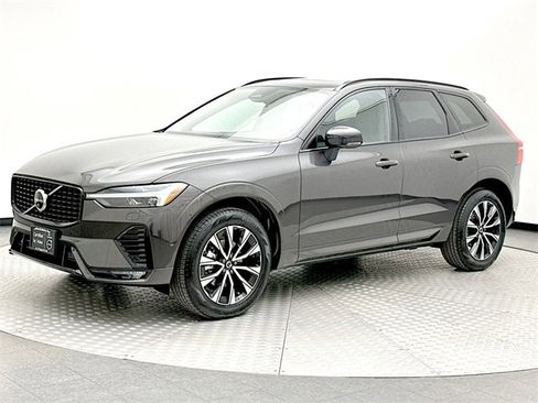 Certified 2025 Volvo XC60 B5 Plus image 1