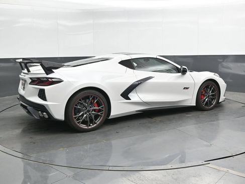 Used 2023 Chevrolet Corvette Stingray Premium Cpe w/ Z51 Performance Package RWD image 2