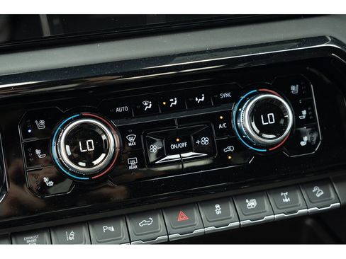 New 2026 GMC Sierra 2500 AT4X w/ LPO, Black Badging Package AWD/4WD image 30