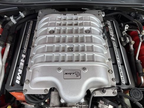 Used 2016 Dodge Challenger SRT Hellcat image 39