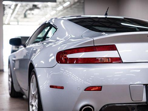 Used 2007 Aston Martin V8 Vantage Coupe RWD image 34