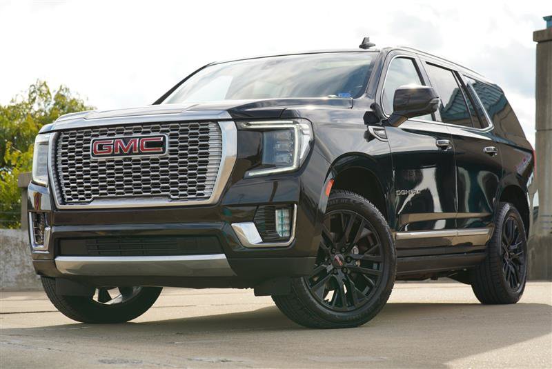Used 2021 GMC Yukon Denali w/ Denali Premium Package AWD/4WD image 2