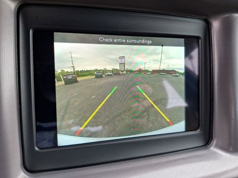 Used 2022 Dodge Charger SXT RWD image 15