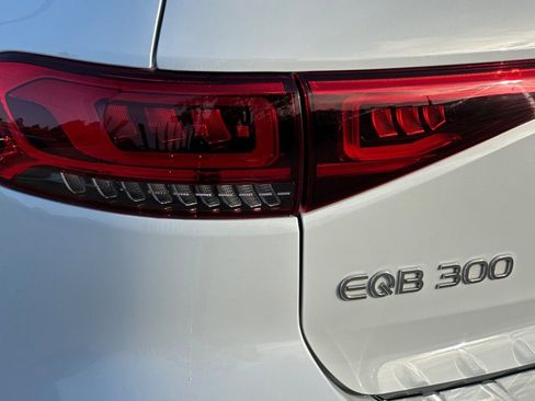 Certified 2023 Mercedes-Benz EQB 300 4MATIC image 11