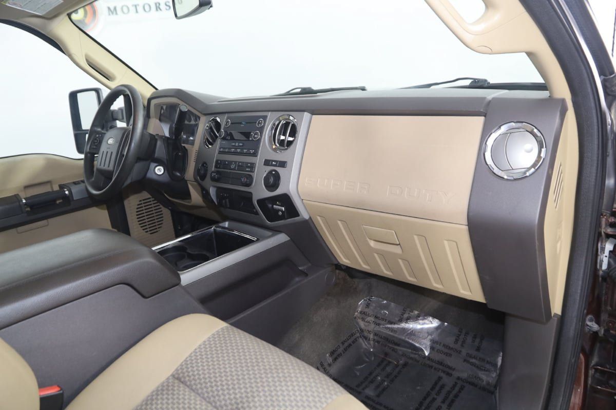 Used 2015 Ford F250 XLT w/ XLT Premium Package AWD/4WD image 31