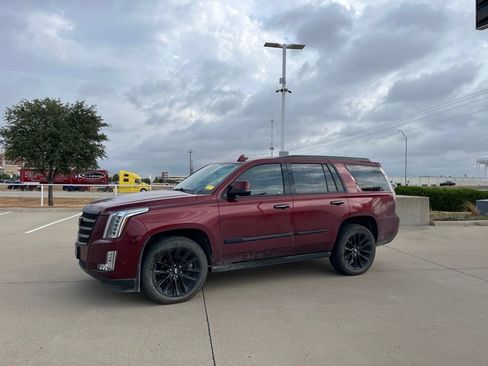 Used 2020 Cadillac Escalade Premium Luxury w/ Escalade Sport Edition AWD/4WD image 1