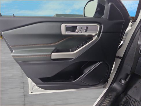 Used 2022 Ford Explorer Timberline w/ Timberline Technology Package image 9