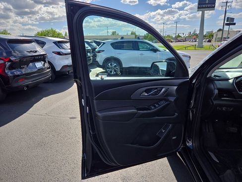 Used 2020 Chevrolet Traverse Premier w/ Redline Edition AWD/4WD image 11