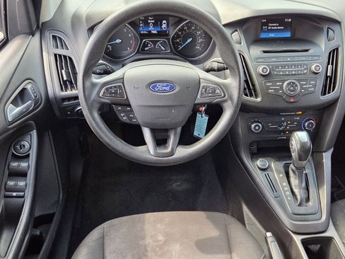Used 2015 Ford Focus SE w/ Reverse Sensing Package image 11