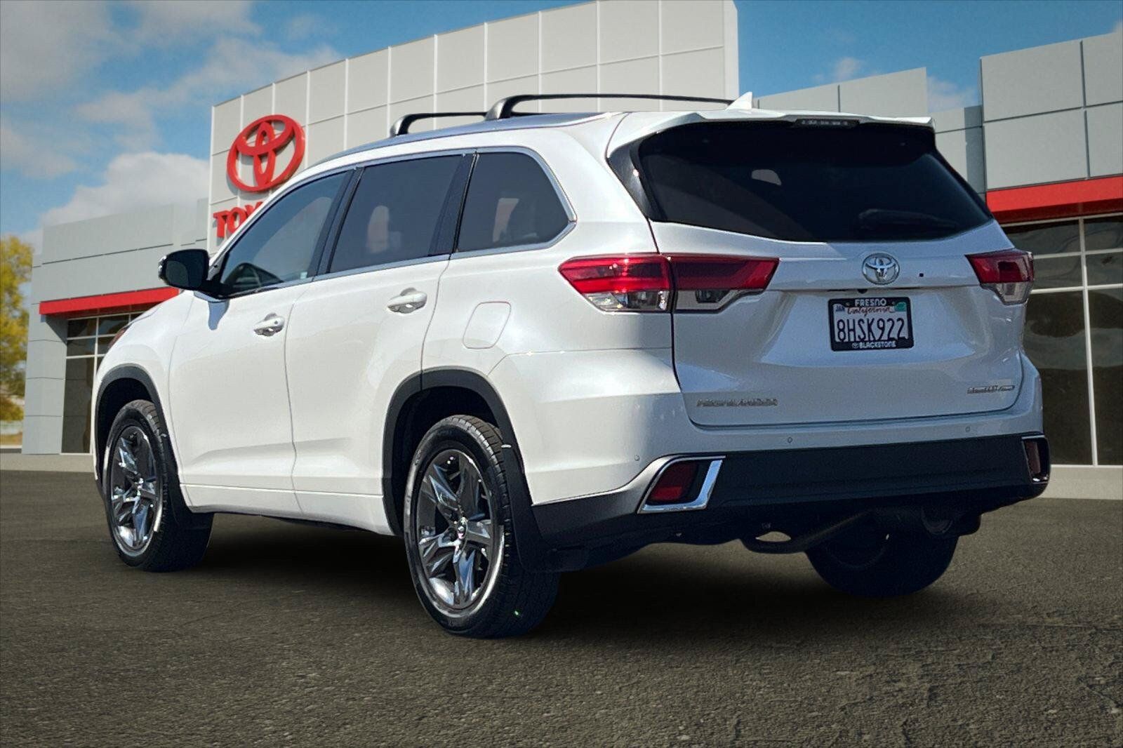 Used 2019 Toyota Highlander Limited Platinum AWD/4WD image 5