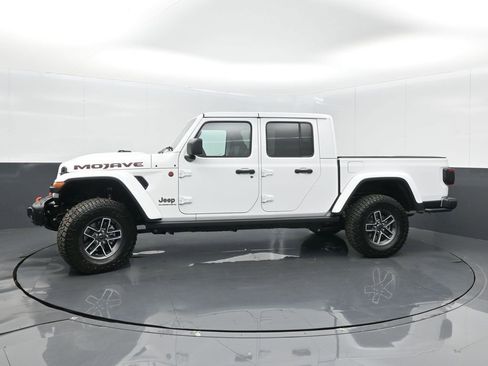 New 2026 Jeep Gladiator Mojave image 4