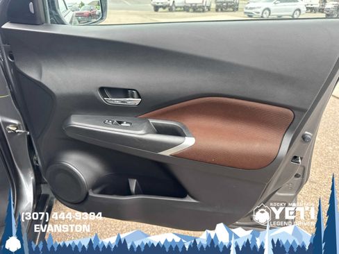 Used 2023 Nissan Kicks SR w/ Interior Electronics Package FWD image 11