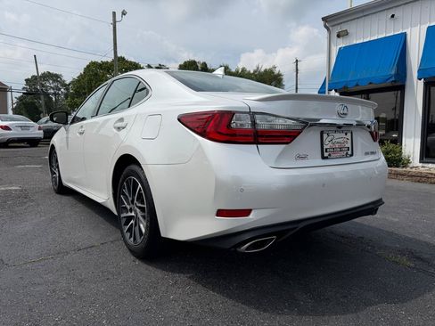 Used 2016 Lexus ES 350 w/ Premium Package w/Wood Trim FWD image 7