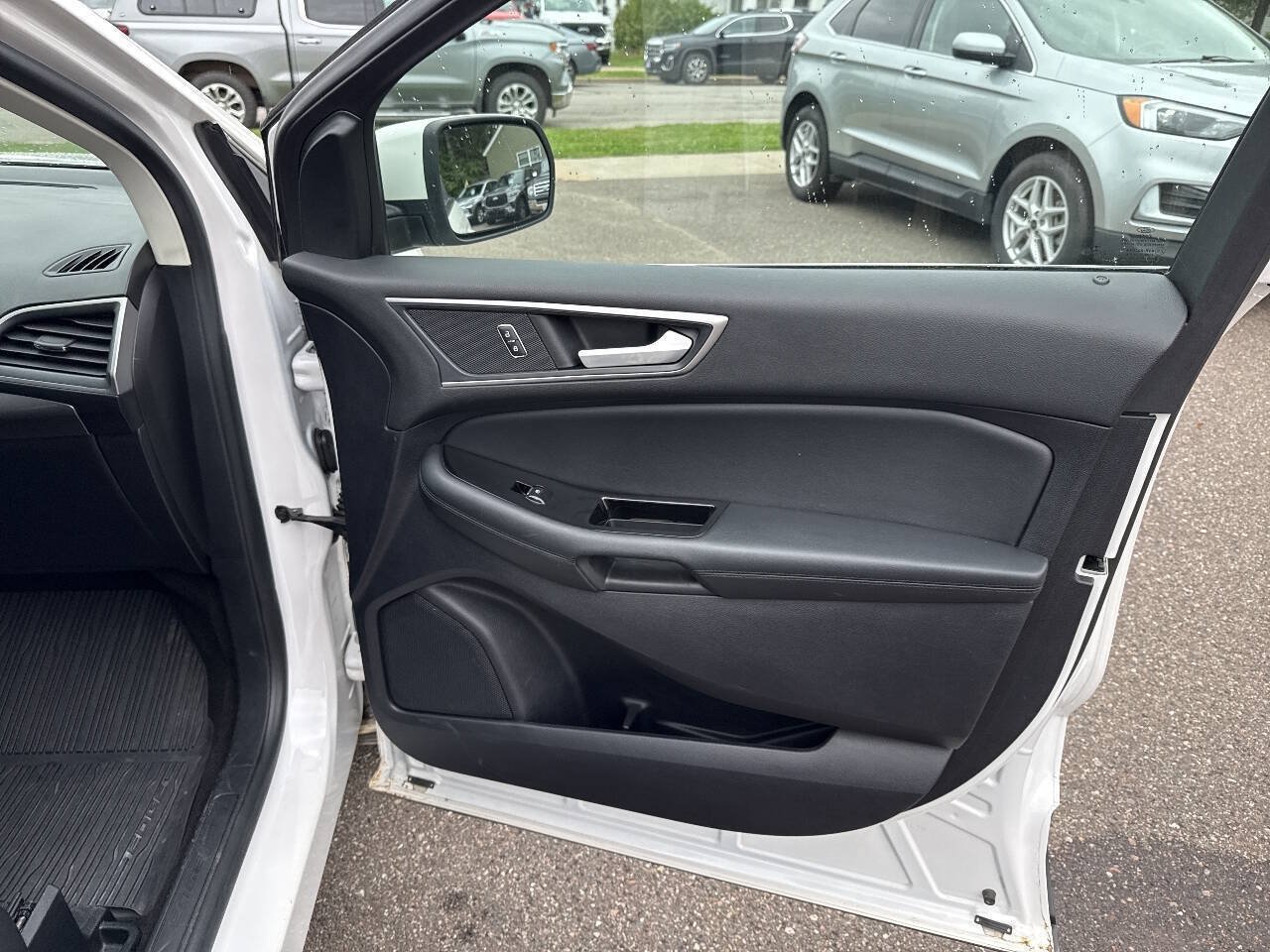 Used 2019 Ford Edge SEL w/ Equipment Group 201A AWD/4WD image 10
