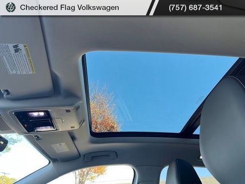 New 2026 Volkswagen Tiguan SE image 17