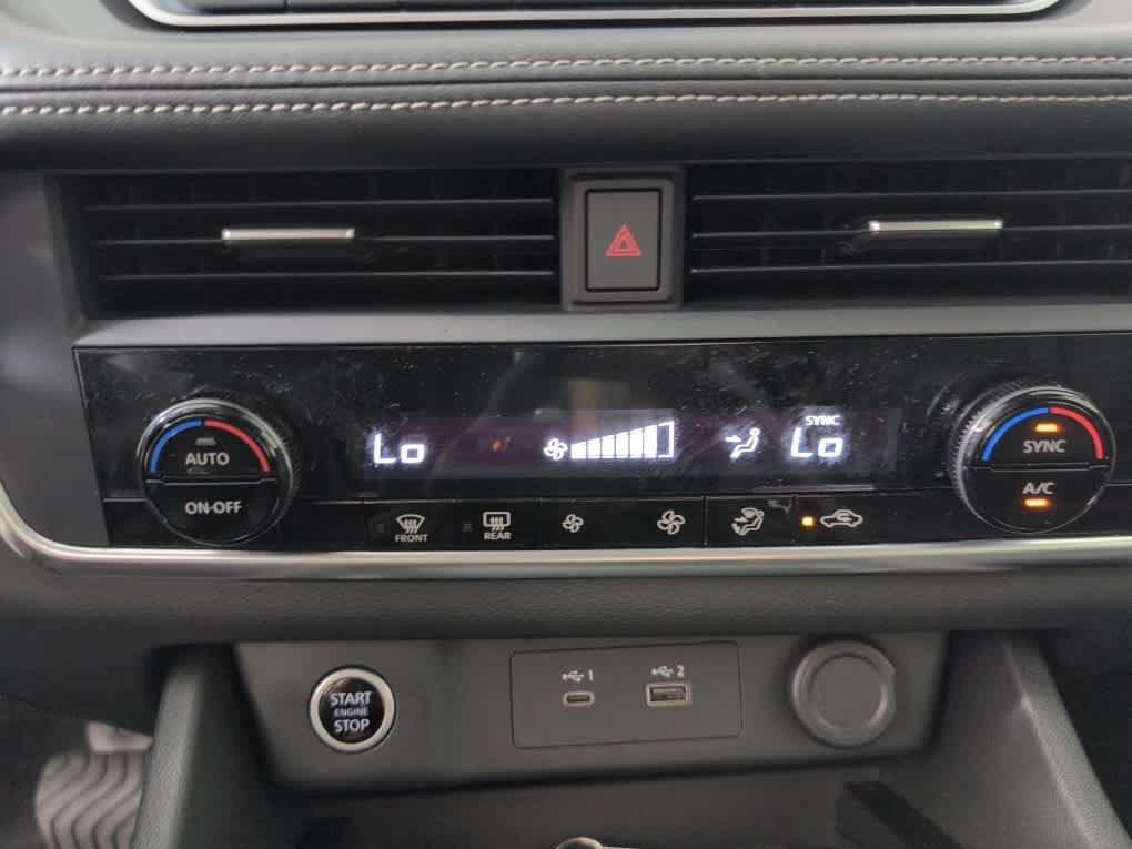 Used 2023 Nissan Rogue SV FWD image 25