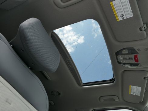 New 2026 Kia EV9 Wind image 26