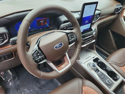 Used 2023 Ford Explorer King Ranch w/ Technology Package image 22