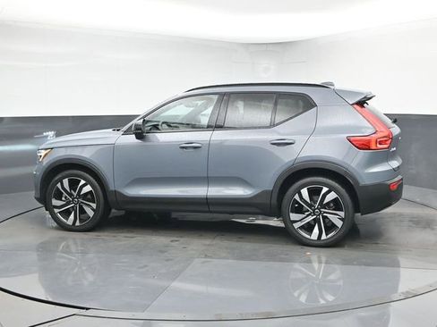 Used 2023 Volvo XC40 B5 Plus w/ Protection Package Premier image 5