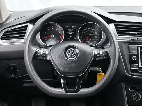 Used 2021 Volkswagen Tiguan S image 9