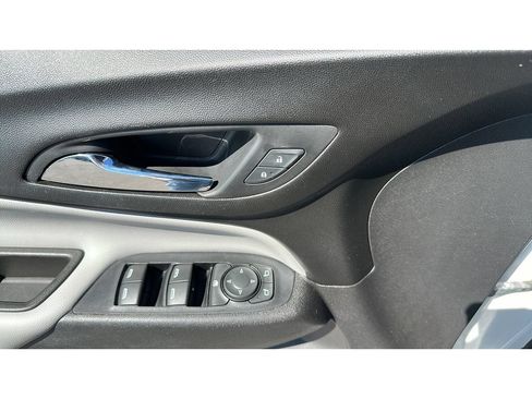 Used 2020 Chevrolet Equinox LS w/ LS Convenience Package AWD/4WD image 12