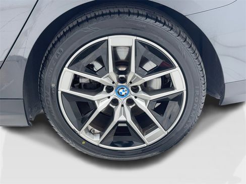 Used 2024 BMW i5 eDrive40i image 57