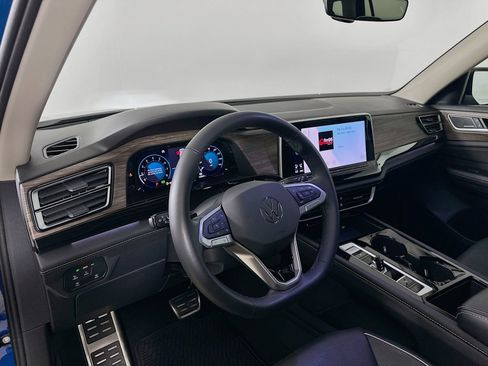 Used 2025 Volkswagen Atlas SEL Premium R-Line AWD/4WD image 33