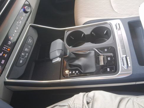 New 2026 Kia Carnival SX w/ SX Dark Edition Package FWD image 18