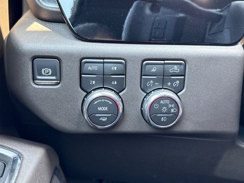 Used 2026 GMC Sierra 1500 SLT w/ SLT Premium Plus Package AWD/4WD image 21