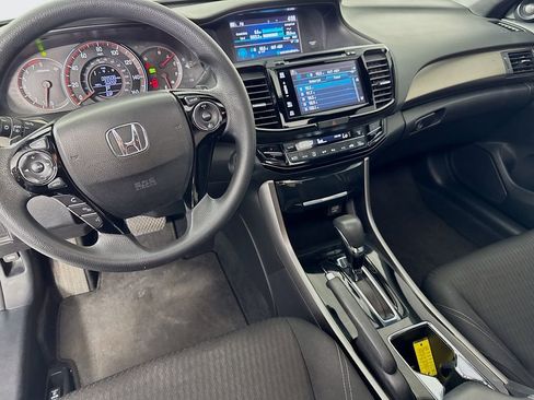 Used 2017 Honda Accord EX image 26