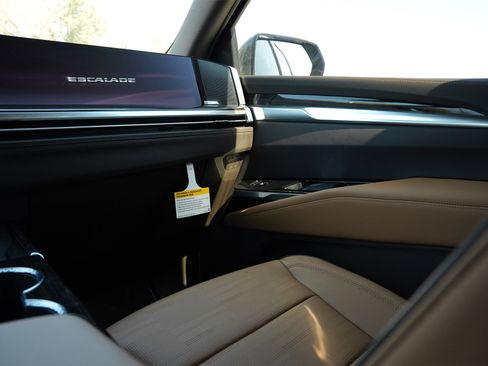 New 2026 Cadillac Escalade ESV Luxury w/ Touring Package image 8