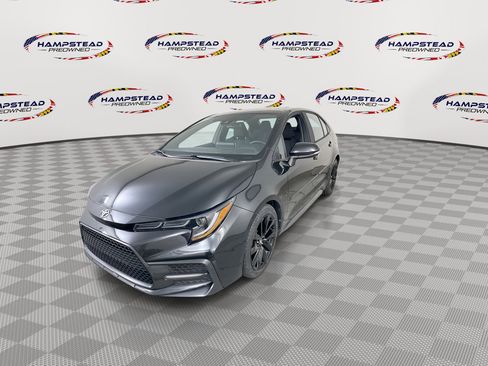 Used 2020 Toyota Corolla SE w/ SE Premium Package FWD image 4