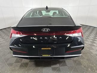 Used 2025 Hyundai Elantra SEL FWD video 3