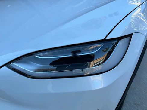 Used 2018 Tesla Model X 75D AWD/4WD image 38