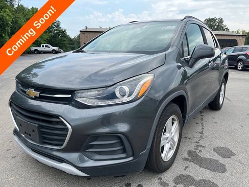 Used 2017 Chevrolet Trax LT w/ LT Convenience Package FWD image 5