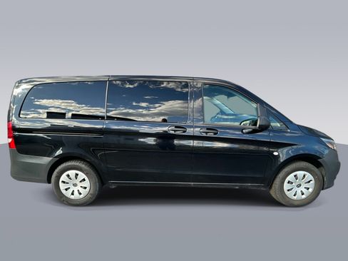Used 2023 Mercedes-Benz Metris Passenger image 2