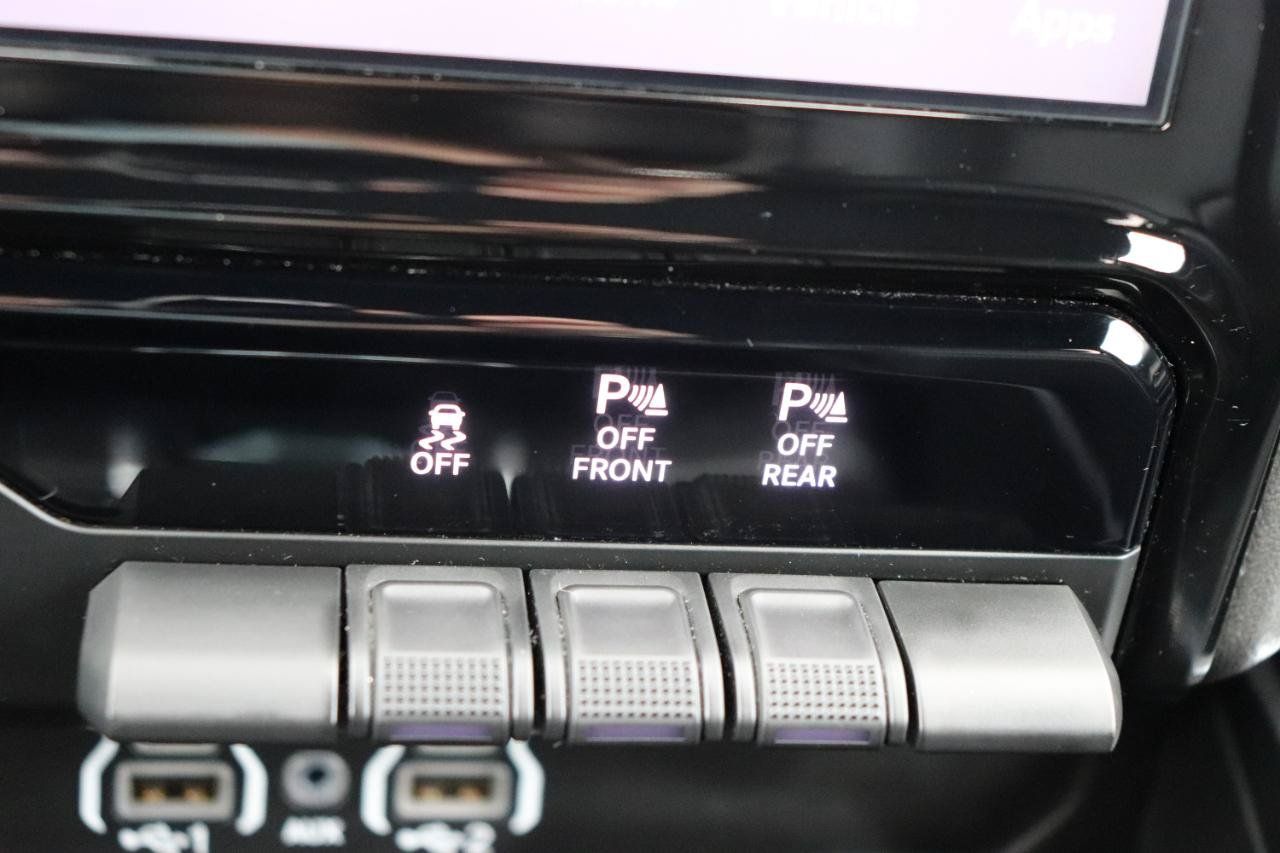 Used 2025 RAM 1500 Laramie AWD/4WD image 39