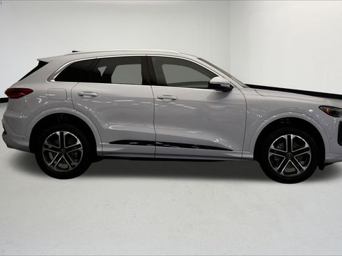 Certified 2025 Audi Q5 Premium Plus w/ Premium Plus image 6