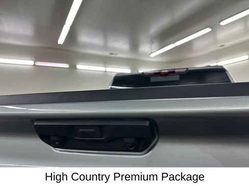 Used 2025 Chevrolet Silverado 1500 High Country w/ High Country Premium Package AWD/4WD image 17