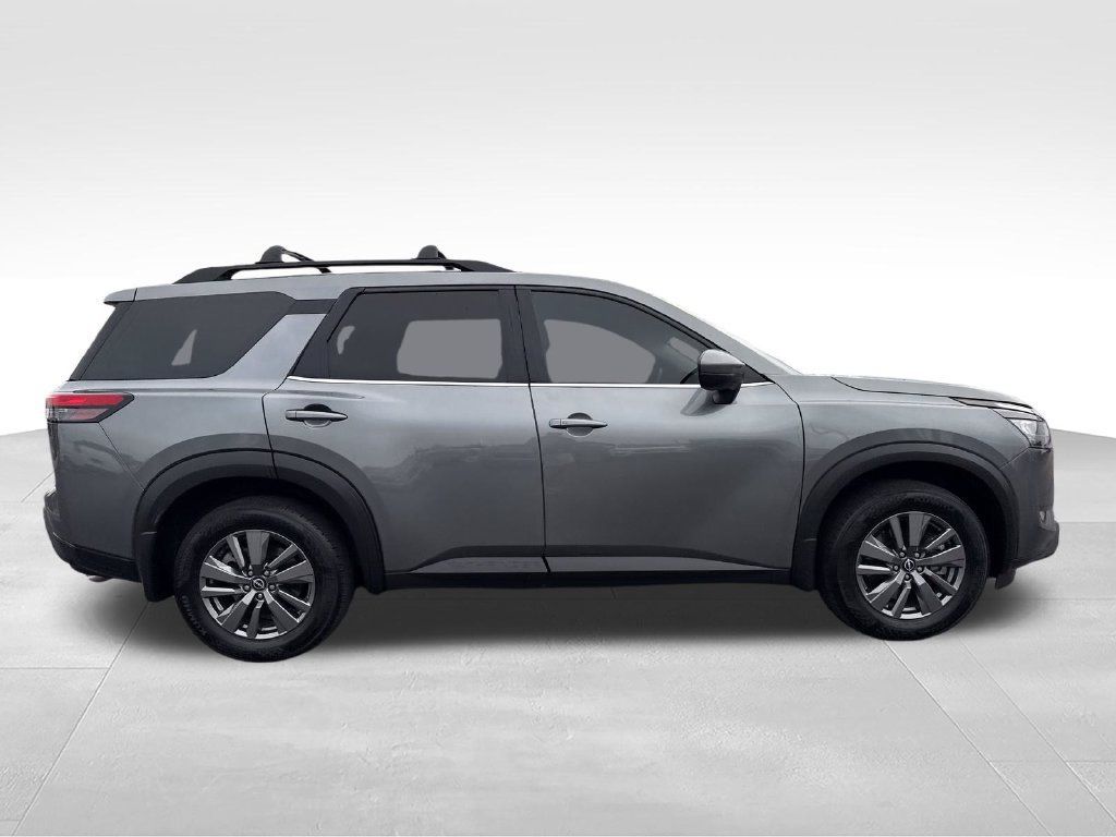 Used 2025 Nissan Pathfinder SV w/ SV Premium Package FWD image 15