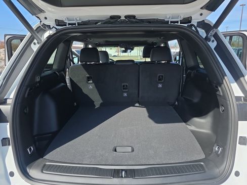 New 2026 Jeep Grand Cherokee Altitude AWD/4WD image 12