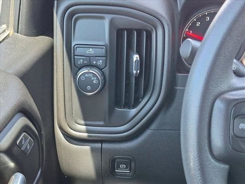 Certified 2022 Chevrolet Silverado 1500 Custom RWD image 17