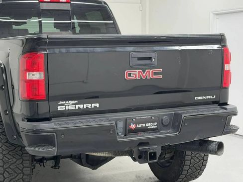 Used 2018 GMC Sierra 2500 Denali w/ Duramax Plus Package AWD/4WD image 35