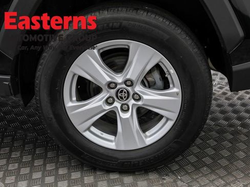 Used 2021 Toyota RAV4 LE image 32