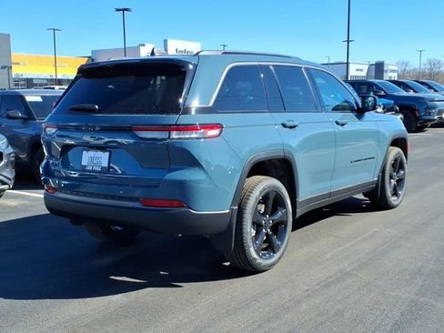 New 2026 Jeep Grand Cherokee Limited w/ Limited Altitude Package AWD/4WD image 16