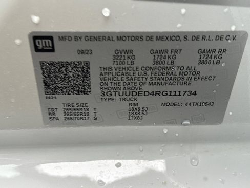 Used 2024 GMC Sierra 1500 SLT AWD/4WD image 28