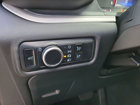 Used 2023 Ford Explorer XLT RWD image 18