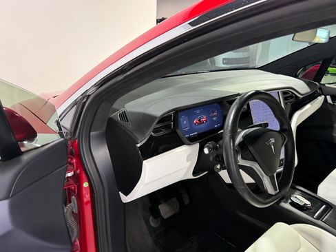 Used 2018 Tesla Model X 75D AWD/4WD image 21